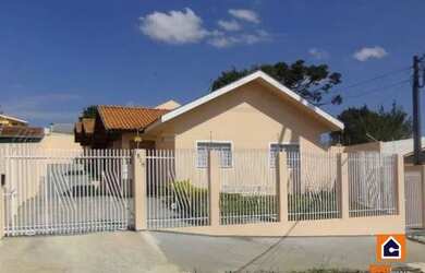 Imagem: A casa possui 2 Dormitórios, 1 Banheiro, 1 Vaga na garagem