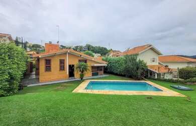 Imagem: A casa em condomínio possui 3 Dormitórios, 2 Banheiros, 4