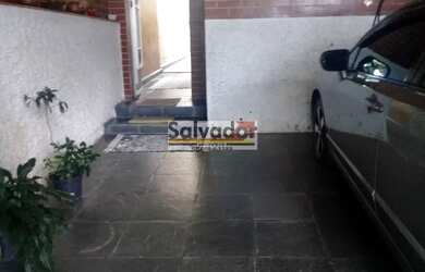 Imagem: A casa possui 2 Dormitórios, 2 Banheiros, 2 Vagas na garagem