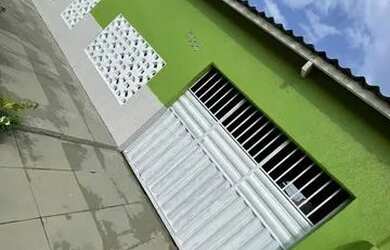 Imagem: A casa possui 3 Dormitórios, 3 Banheiros e 3 Vagas na garagem