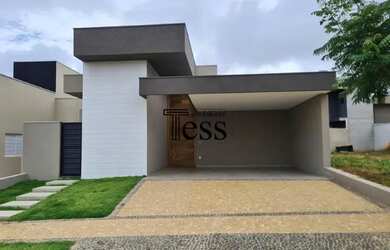 Imagem: A casa em condomínio possui 3 Dormitórios, 4 Banheiros, 2