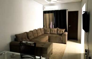 Imagem: A casa possui 3 Dormitórios, 2 Banheiros, 1 Vaga na garagem