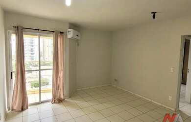 Imagem: O apartamento possui 2 Dormitórios, 2 Banheiros, 2 Vagas na