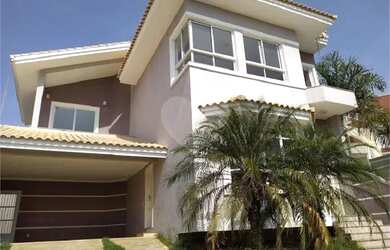 Imagem: A casa em condomínio à venda possui 3 Dormitórios, 4 Banheiros