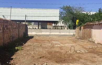 Imagem: O terreno possui 250m² de Área e está localizado em Miguel