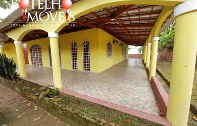 Imagem: A casa possui 3 Dormitórios, 3 Banheiros, 5 Vagas na garagem