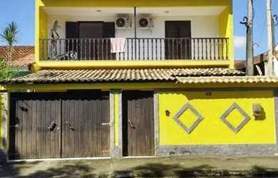 Imagem: A casa em condomínio possui 4 Dormitórios, 1 Banheiro, 1 Vaga