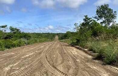 Imagem: O terreno possui 300m² de Área e está localizado em Salvação