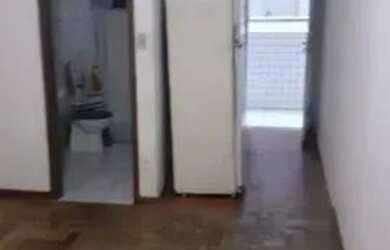 Imagem: O apartamento possui 1 Dormitório, 1 Banheiro, 1 Vaga na garagem