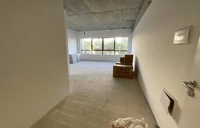 Imagem: O depósito possui 1 Vaga na garagem, 49m² de Área e está