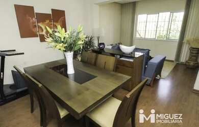 Imagem: A casa possui 5 Dormitórios, 5 Banheiros, 2 Vagas na garagem