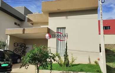 Imagem: A casa em condomínio possui 3 Dormitórios, 3 Banheiros, 2