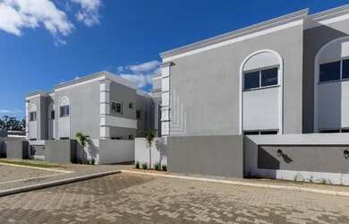 Imagem: O apartamento possui 2 Dormitórios, 1 Banheiro, 2 Vagas na