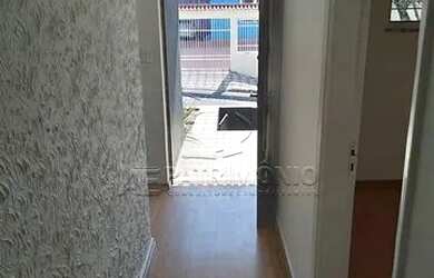 Imagem: A casa possui 2 Dormitórios, 1 Banheiro, 1 Vaga na garagem