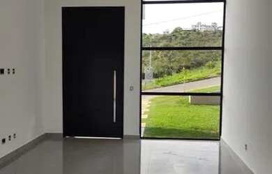 Imagem: A casa em condomínio possui 4 Dormitórios, 2 Banheiros e 200m²