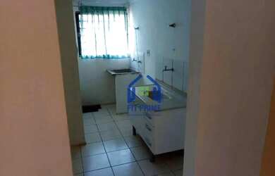 Imagem: O apartamento possui 2 Dormitórios, 1 Banheiro, 1 Vaga na garagem