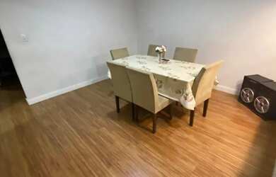 Imagem 7: Duas casas uma por 270,000 e outra por 250,000