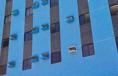 Imagem: Vaga em ap para moça no farol