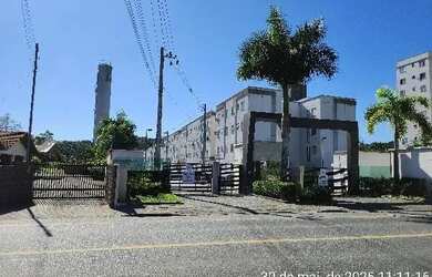 Imagem: O apartamento possui 2 Dormitórios, 1 Banheiro, 1 Vaga na garagem