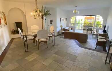 Imagem: O apartamento possui 4 Dormitórios, 5 Banheiros, 2 Vagas na