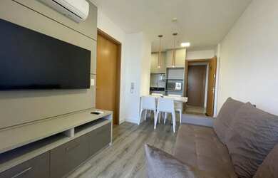 Imagem: O apartamento possui 1 Dormitório, 1 Banheiro, 1 Vaga na garagem