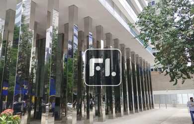 Imagem: O depósito possui 5 Vagas na garagem, 400m² de Área e está