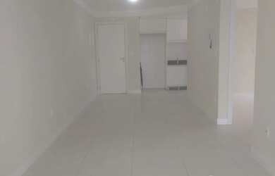 Imagem 2: Apartamento Semi Mobiliado com 02 Dormitórios sendo 01 Suíte no Centro...