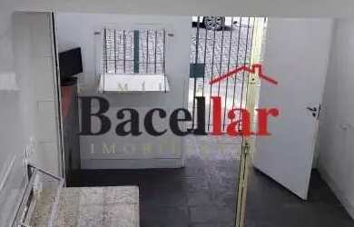 Imagem: O depósito possui 37m² de Área e está localizado em Santa