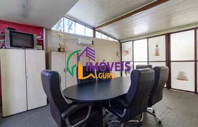 Imagem: O depósito possui 3 Vagas na garagem, 279m² de Área e está