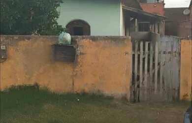 Imagem: A casa possui 1 Dormitório, 1 Banheiro e está localizado em