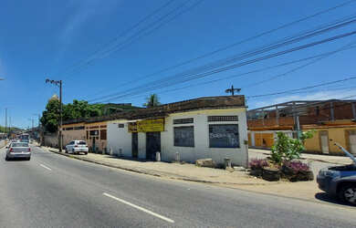 Imagem: A casa possui 4 Dormitórios, 4 Banheiros, 4 Vagas na garagem