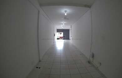 Imagem: O depósito possui 69m² de Área e está localizado em Duquesa