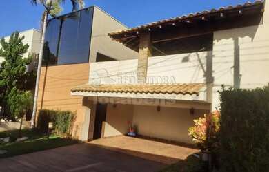 Imagem: A casa em condomínio possui 3 Dormitórios, 5 Banheiros, 4