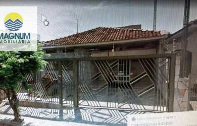 Imagem: A casa possui 3 Dormitórios, 4 Banheiros, 2 Vagas na garagem