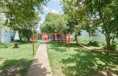 Imagem: O terreno possui 900m² de Área e está localizado em Água