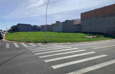 Imagem: O terreno possui 383m² de Área e está localizado em Jardim