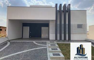 Imagem: A casa em condomínio possui 3 Dormitórios, 2 Banheiros, 4