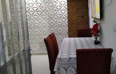 Imagem: A casa possui 3 Dormitórios, 2 Banheiros, 2 Vagas na garagem