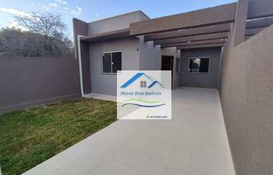 Imagem: A casa possui 3 Dormitórios, 1 Banheiro, 2 Vagas na garagem