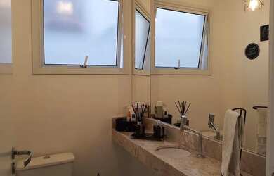 Imagem: A casa em condomínio possui 3 Dormitórios, 5 Banheiros, 4