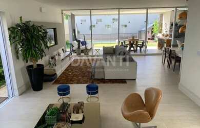 Imagem: A casa em condomínio possui 3 Dormitórios, 5 Banheiros, 2