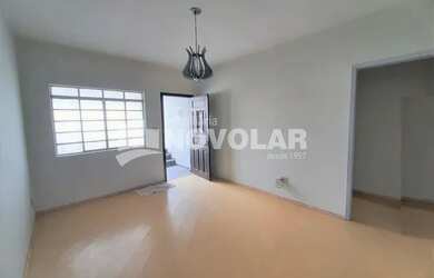 Imagem: A casa possui 3 Dormitórios, 2 Banheiros, 3 Vagas na garagem