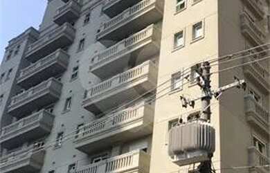 Imagem: O apartamento possui 1 Dormitório, 1 Banheiro, 1 Vaga na garagem