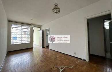 Imagem: A casa possui 5 Dormitórios, 2 Banheiros, 3 Vagas na garagem