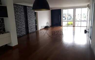 Imagem: A casa em condomínio possui 3 Dormitórios, 5 Banheiros, 2