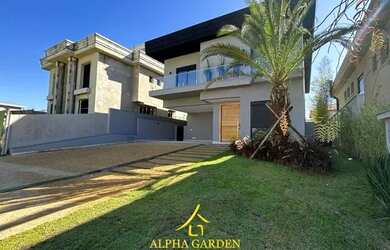 Imagem: A casa em condomínio possui 4 Dormitórios, 5 Banheiros, 4