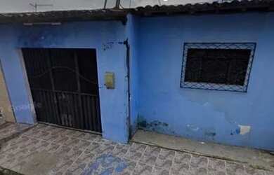 Imagem: A casa possui 3 Dormitórios, 1 Banheiro, 1 Vaga na garagem