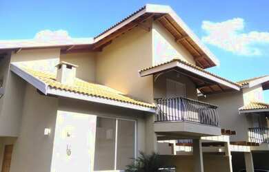 Imagem: A casa em condomínio possui 3 Dormitórios, 2 Banheiros, 2