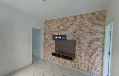 Imagem: A casa possui 1 Dormitório, 1 Banheiro, 2 Vagas na garagem