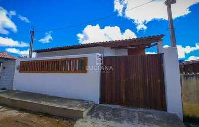 Imagem: A casa possui 3 Dormitórios, 1 Banheiro, 1 Vaga na garagem